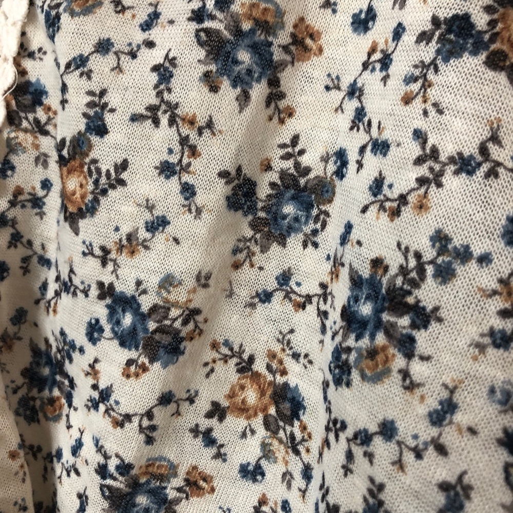 Shirt - Picture 4 of 4